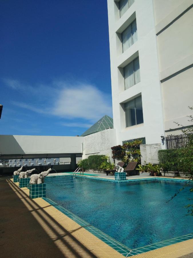 The City Hotel Sriracha By Bbh Japan Si Racha Luaran gambar