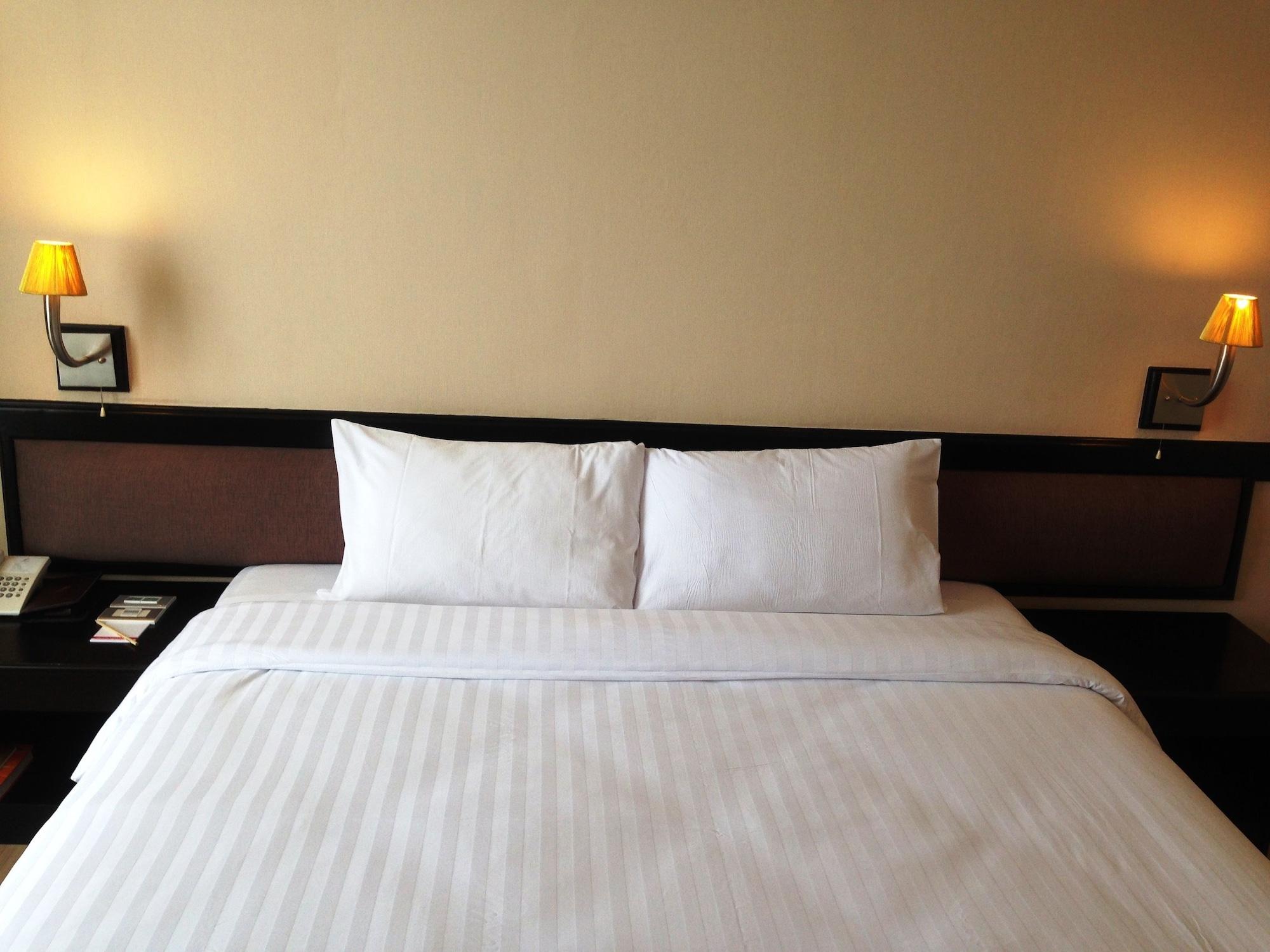 The City Hotel Sriracha By Bbh Japan Si Racha Luaran gambar