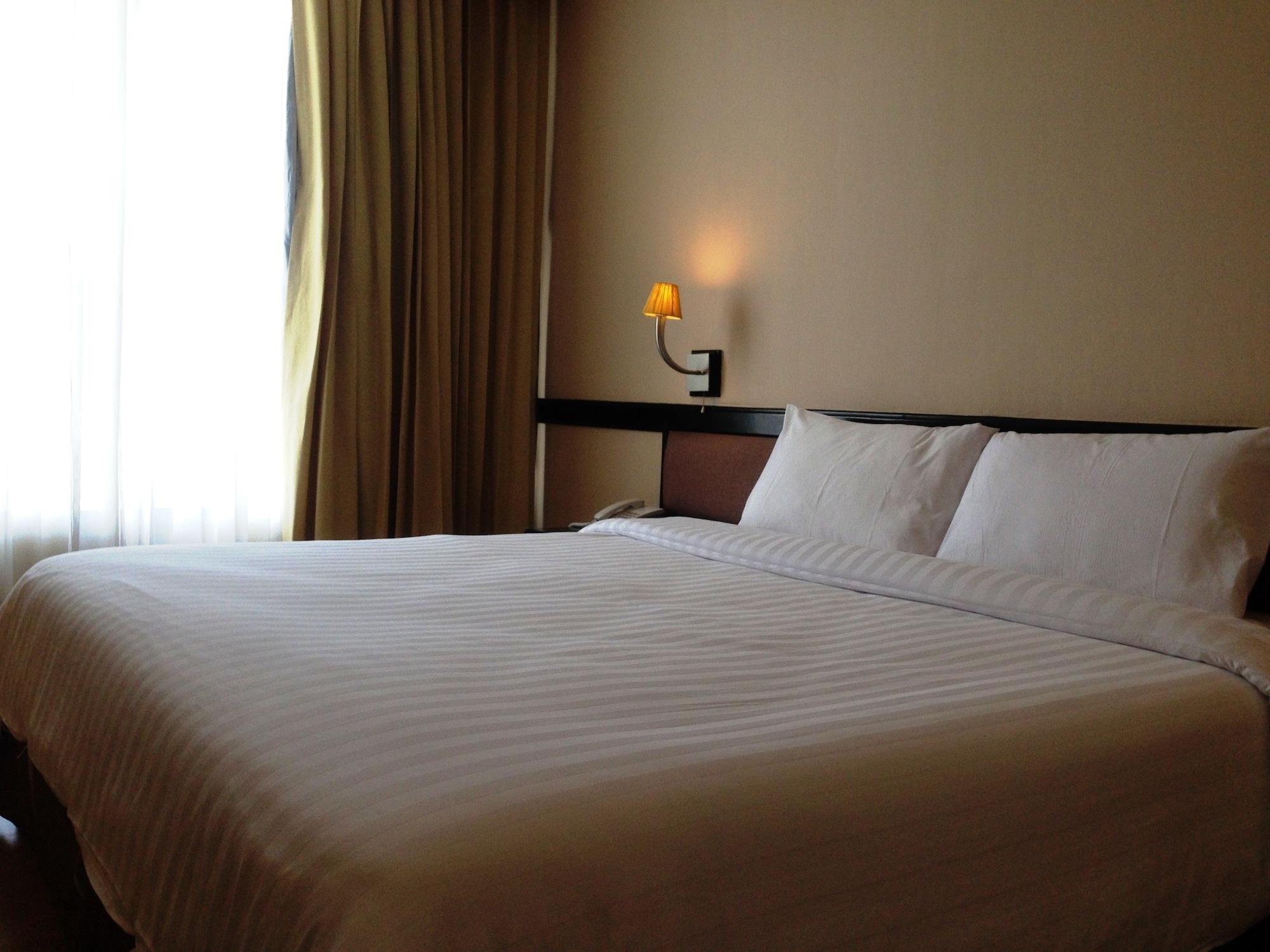 The City Hotel Sriracha By Bbh Japan Si Racha Luaran gambar