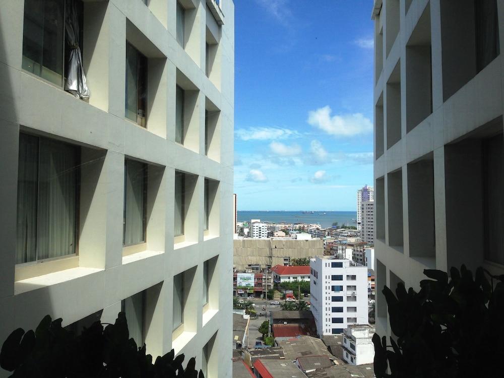 The City Hotel Sriracha By Bbh Japan Si Racha Luaran gambar