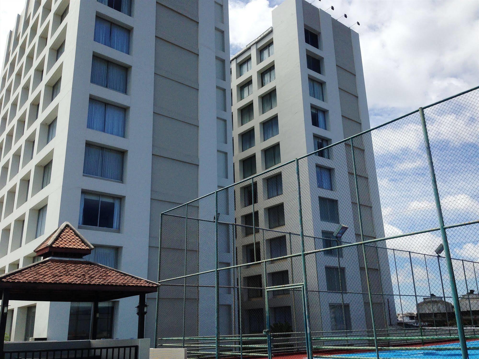 The City Hotel Sriracha By Bbh Japan Si Racha Luaran gambar