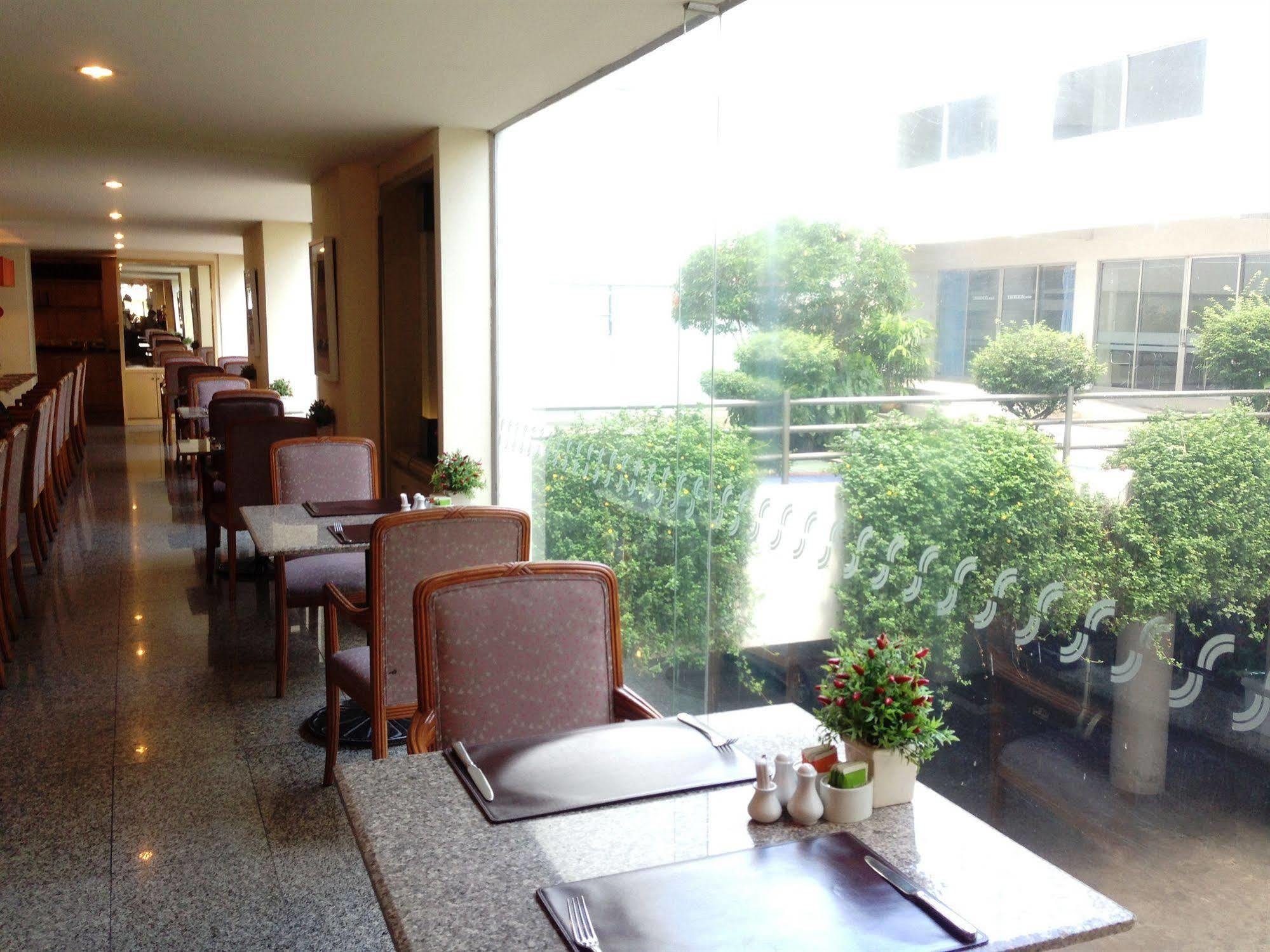 The City Hotel Sriracha By Bbh Japan Si Racha Luaran gambar