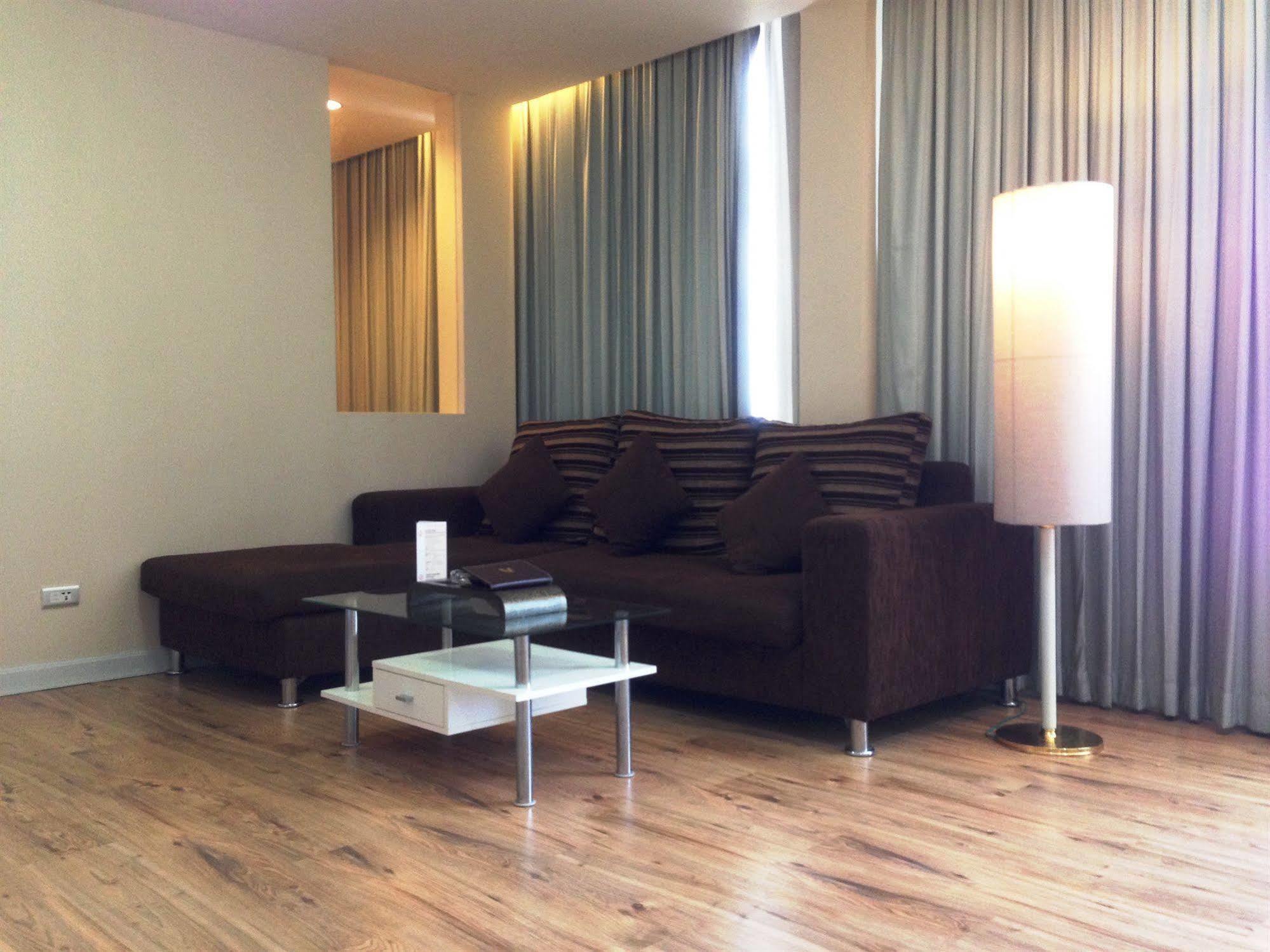 The City Hotel Sriracha By Bbh Japan Si Racha Luaran gambar